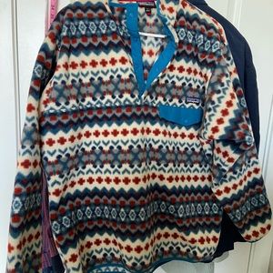 Patagonia unique print pullover synchilla fleece. Men’s size L